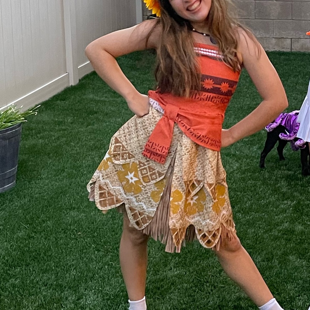 Size 8 kids Moana costume.